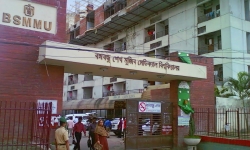 মুখোমুখি অবস্থানের পর বৈঠকে চিকিৎসকেরা