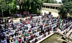 শ্রদ্ধা আর ভালোবাসায় সিক্ত হয়েই  তিনি শায়িত হলেন কবরে